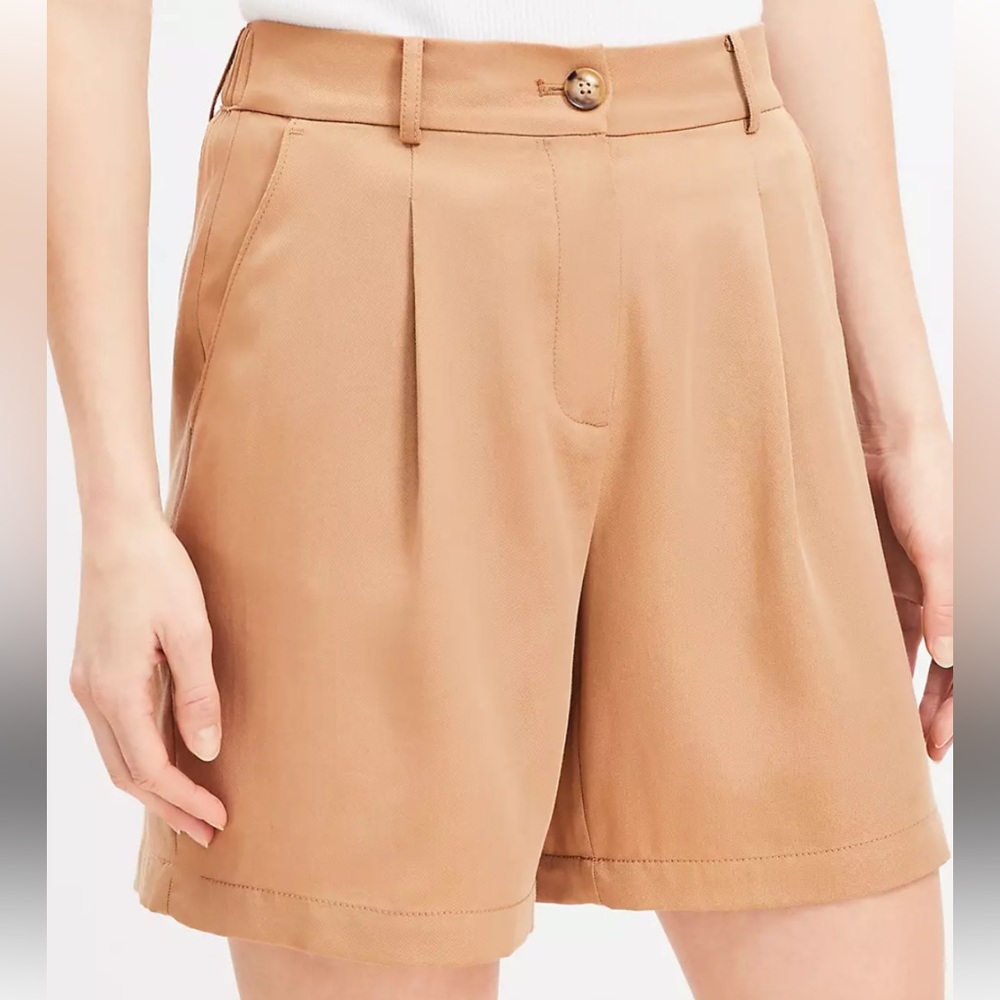Loft the Emory pleated shorts